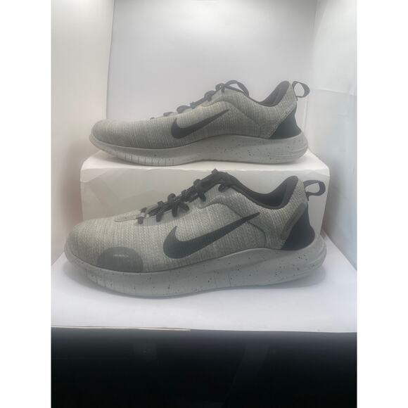 Men\'s Wide Fit Nike DV0744-001 Flex Experience Run 11 Running Sneakers main image 4